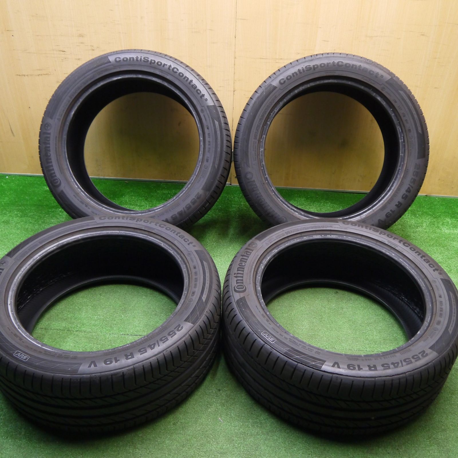 新車外し 23年 255 45 R 19 コンチネンタル コンチスポーツ コンタクト5 タイヤ 19インチ アウディ A 8 ポルシェ パナメーラ 等 ノタ