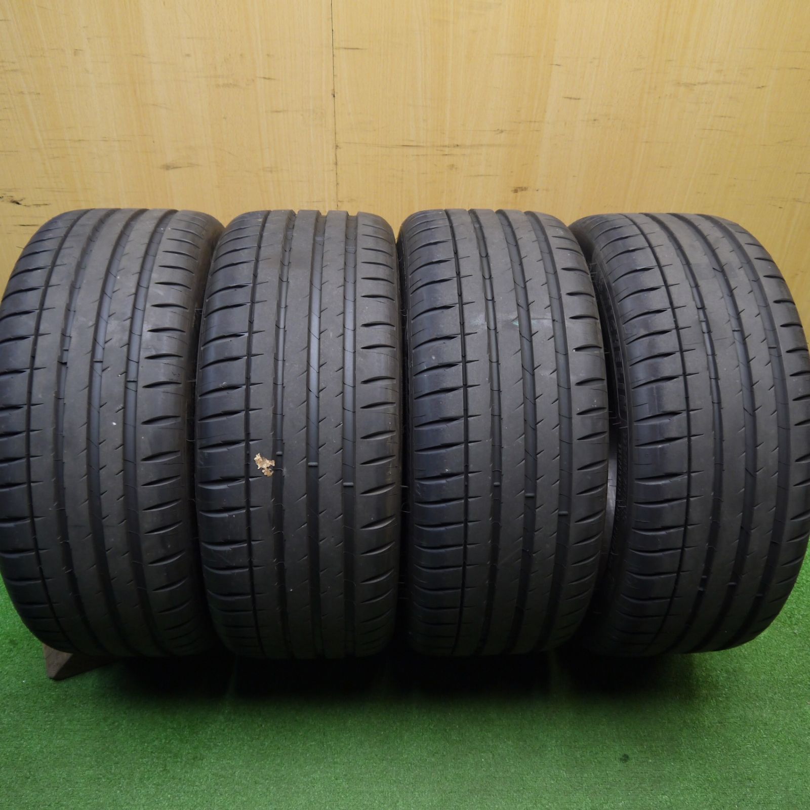 バリ溝 25年 9 5分 225 40 R 18 ミシュラン パイロットスポーツ4 S タイヤ 18インチ GRヤリス カローラスポーツ GR 86 BRZ インプレッサ 等 ノタ