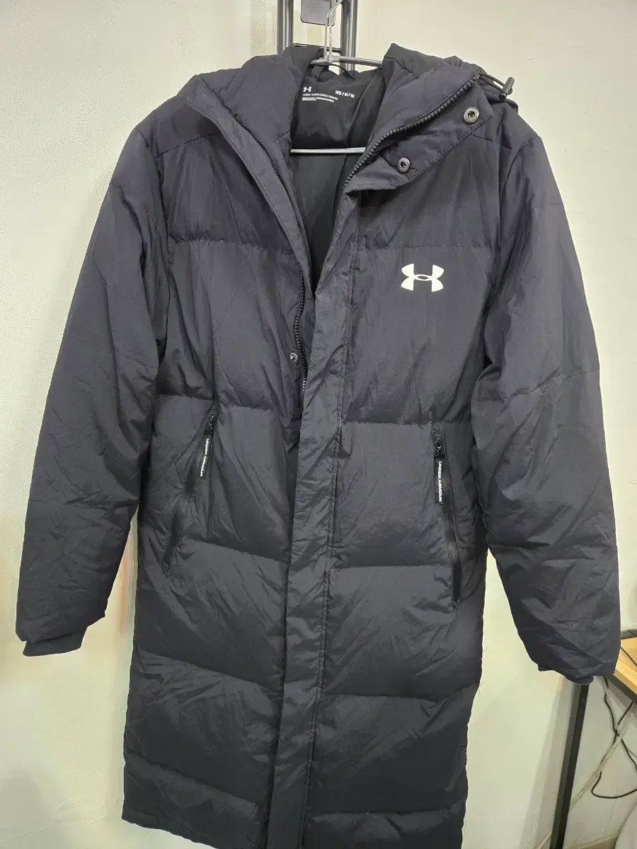 アンダーアーマー ロングダウンジャケット ブラック Mサイズ