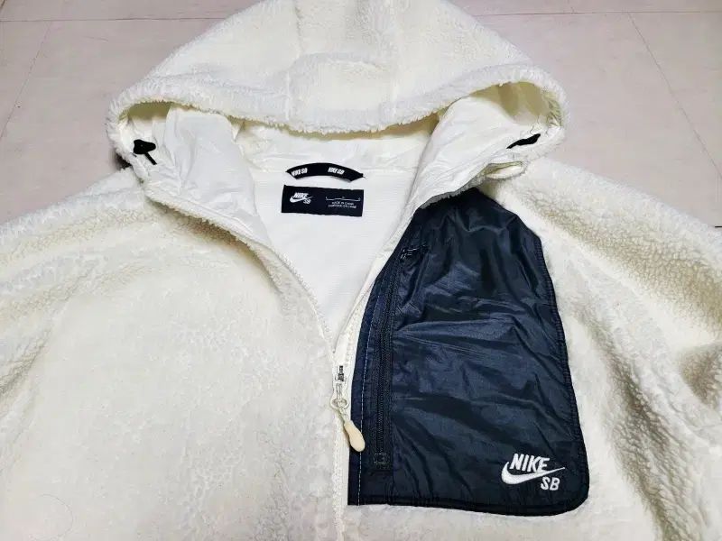 ナイキ 白 フリースジップアップ L ユニセックス ポール1246