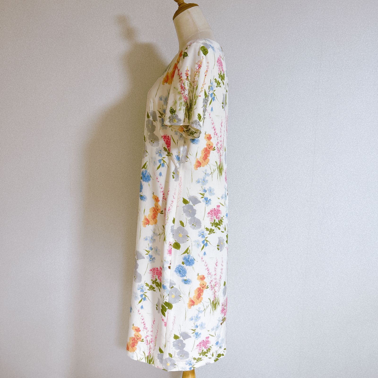 AKRIS アクリス 皇室御用達 ワンピース 夏 半袖 裏地付き シルク 花柄 ビーズ レディース 管理番号