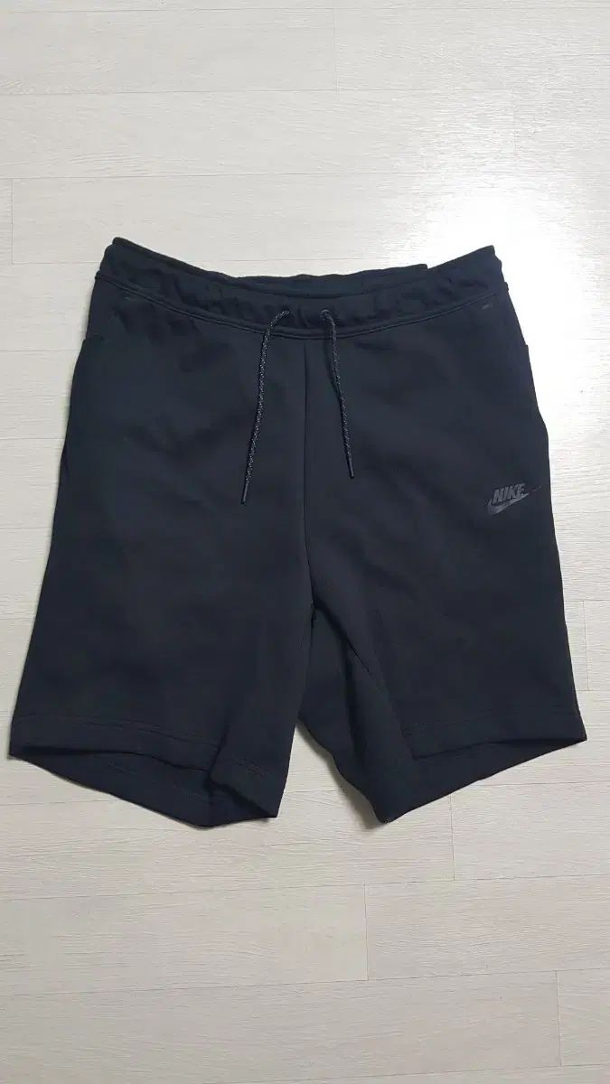 ナイキテックフリースハーフパンツ ブラック