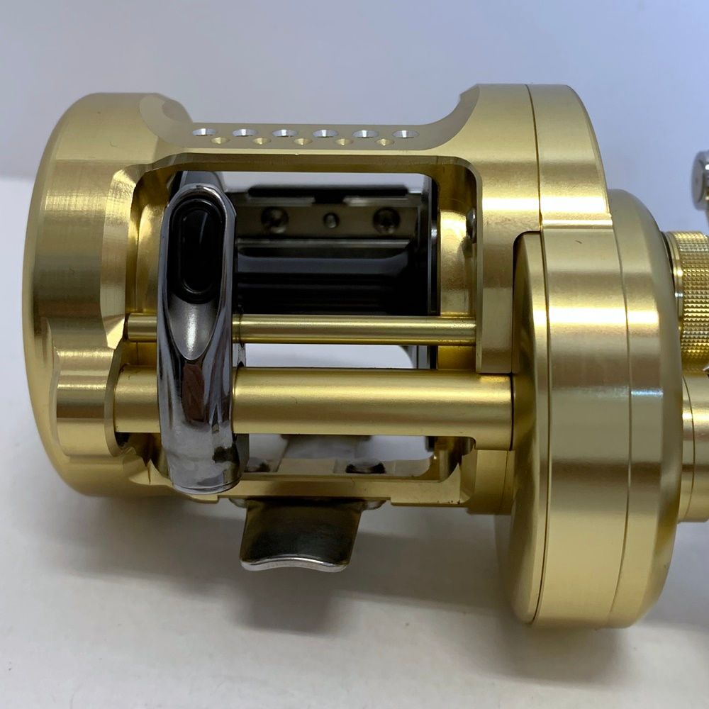 SHIMANO | シマノ リール 18カルカッタコンクエスト 401 ベイトリール|左ハンドル 86