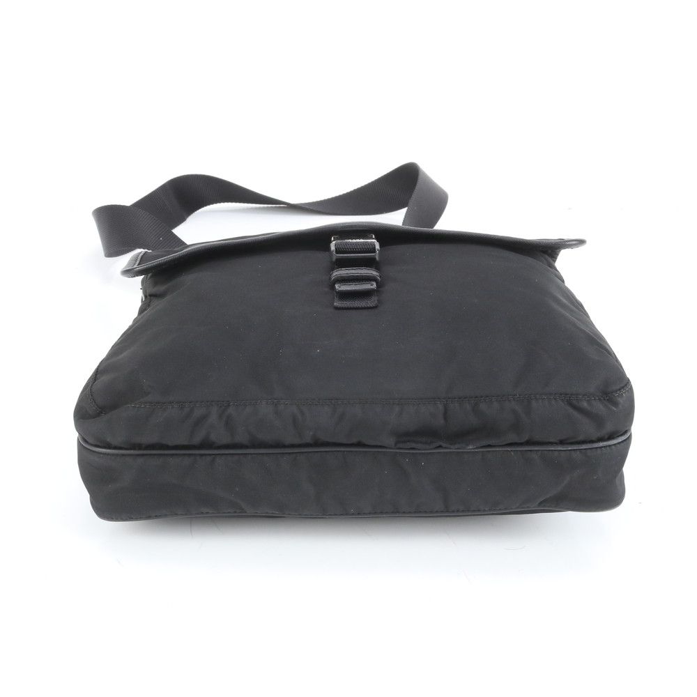 三角ロゴ サフィアーノ