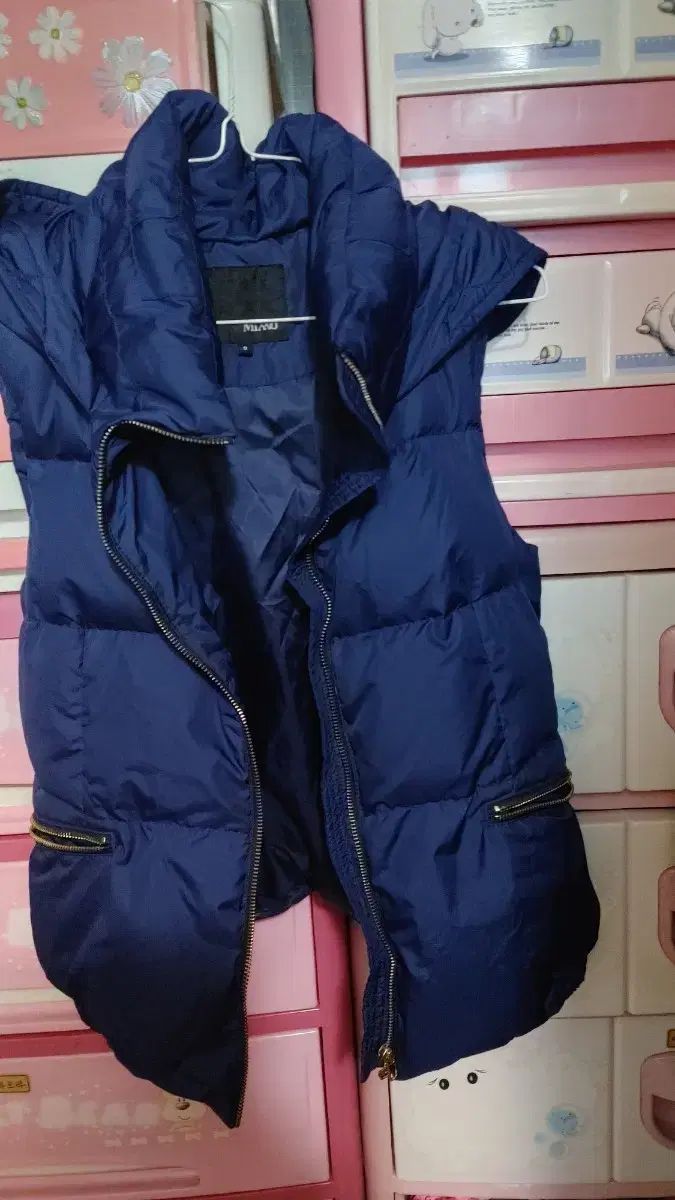 ネイビーダウンベスト sサイズ クリーニング済