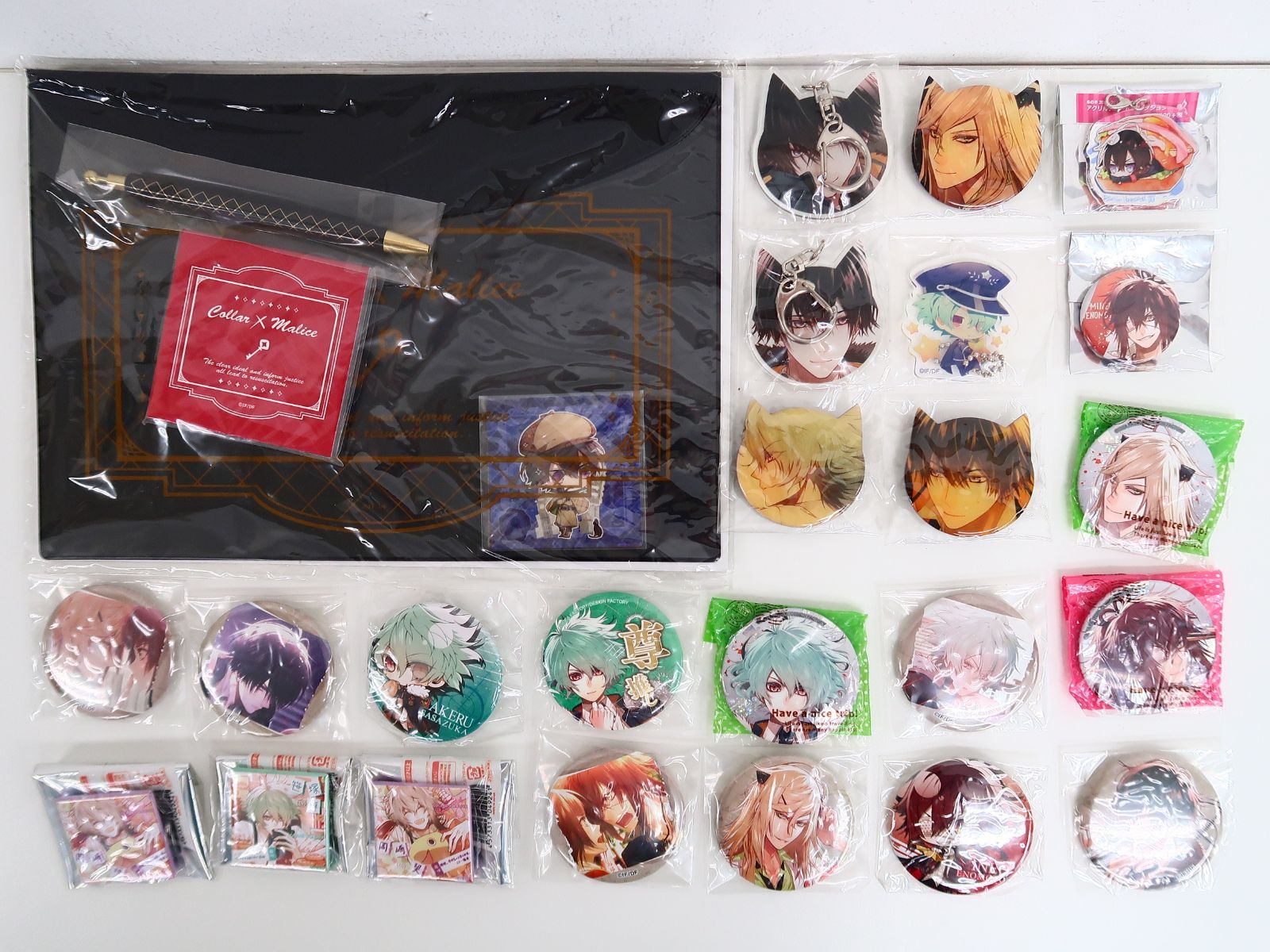 古伊万里様式 蓋獅子付 色絵金彩唐草波風景文 大型磁器壺