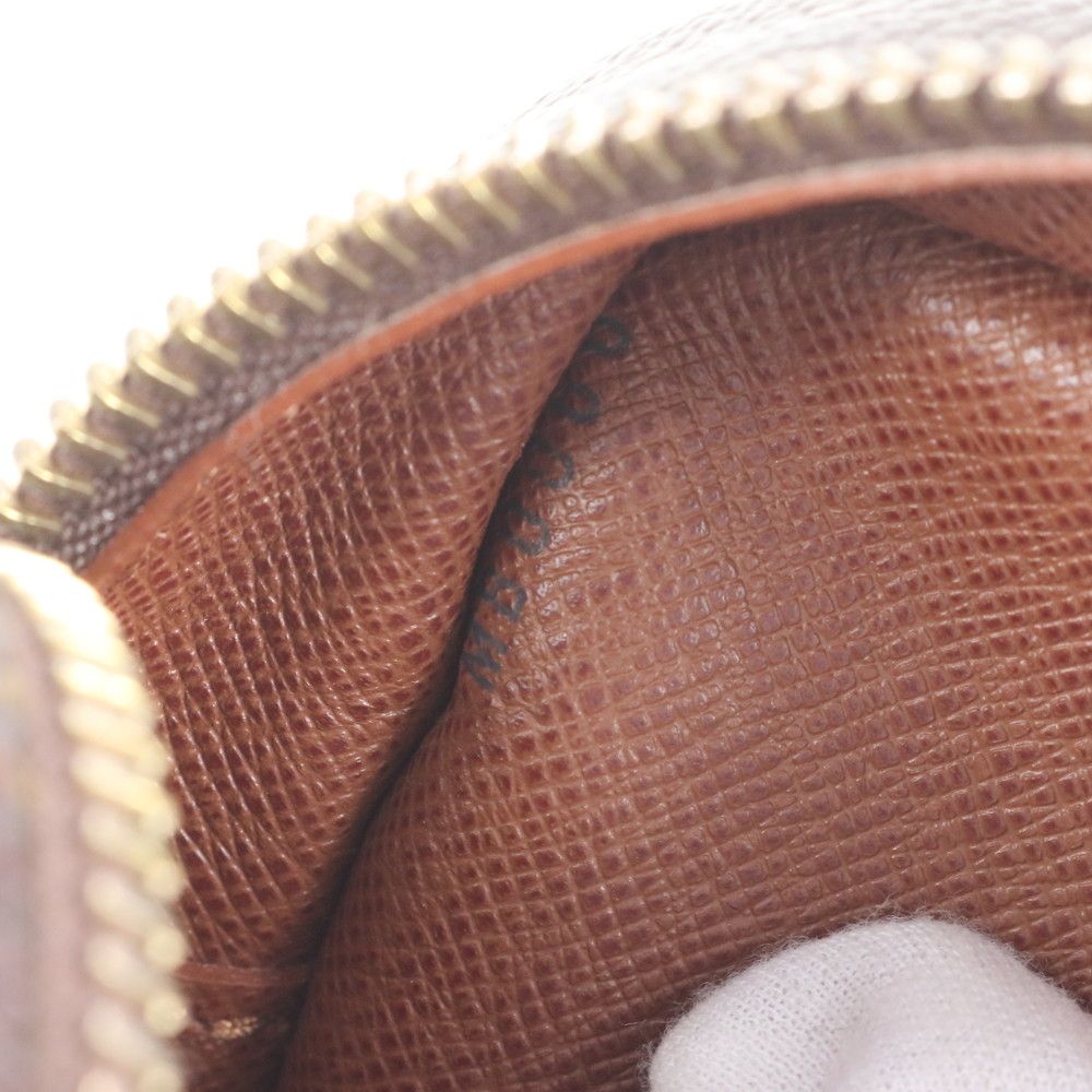 ショルダーバッグ 斜め掛け