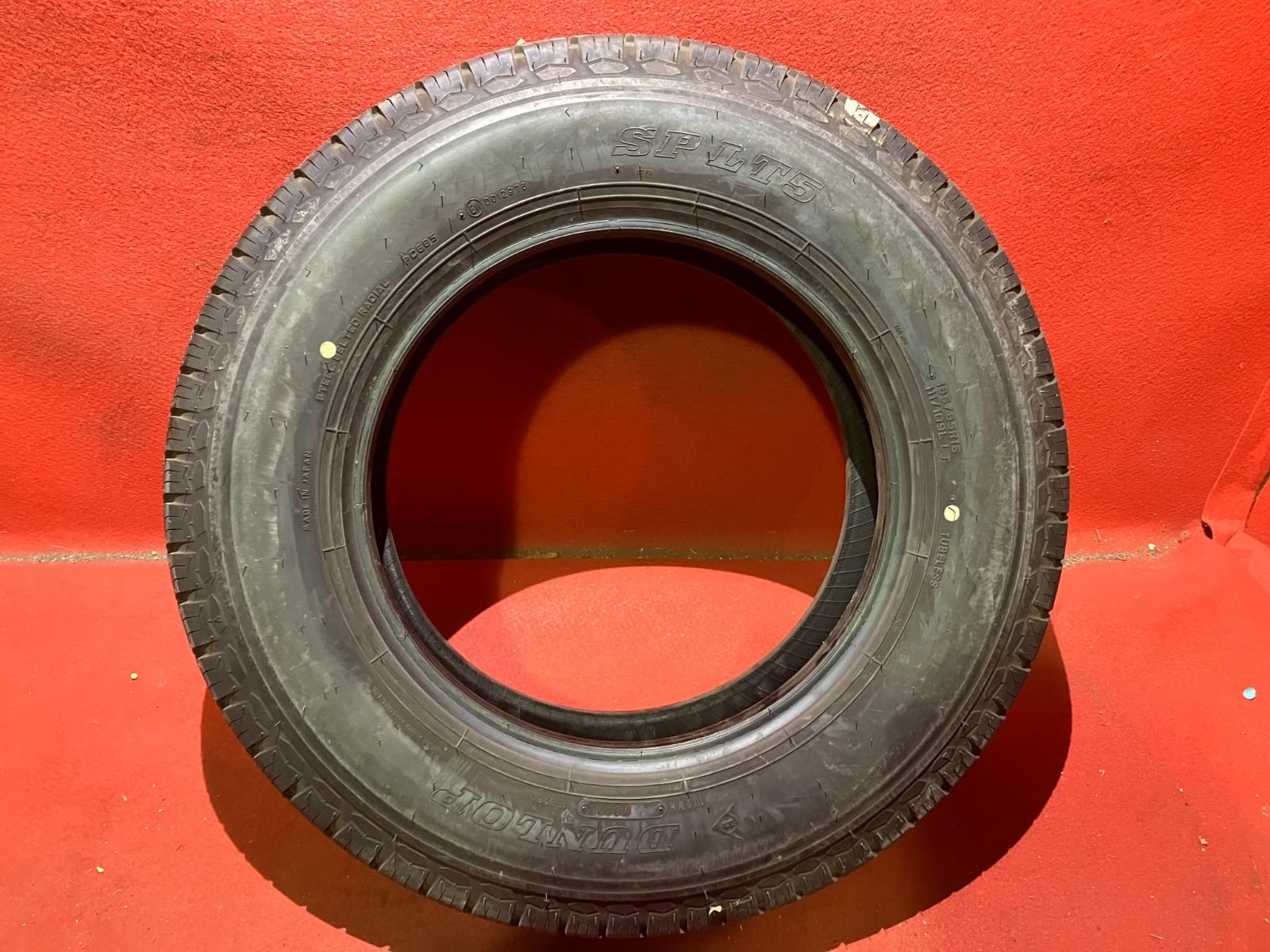 新車外し トラックサマータイヤ 185 85 R 16 111 109 L DUNLOP SPLT 5 1本SET