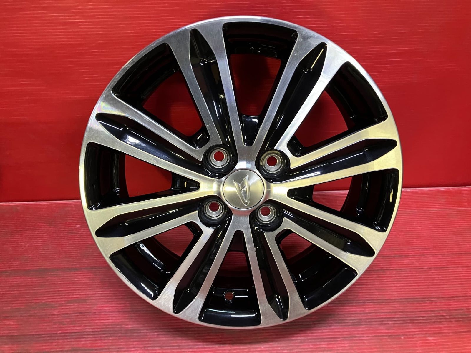 ホイール 15 x 4 5 45 100 H ダイハツ タントカスタム 4本SET