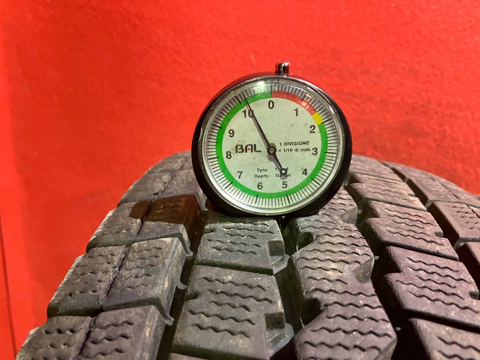  新車外し トラックスタッドレスタイヤ 195 85 R 15 113 111 L DUNLOP LT 03 6本SET 15インチ スタッドレス