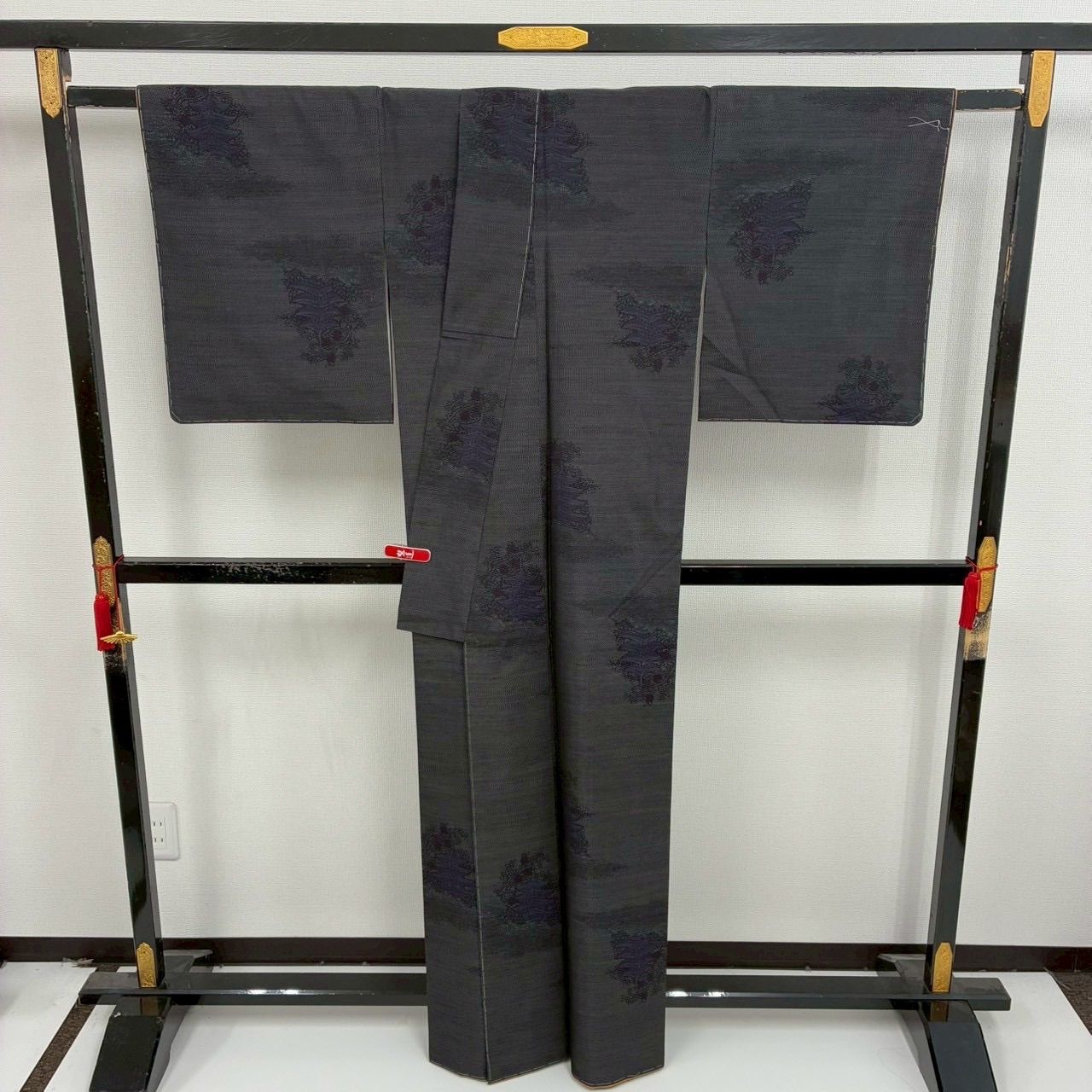 本場大島紬 裄67.5 正絹 泥染め 横双 美しい絣 しつけ糸 ほていや 袷