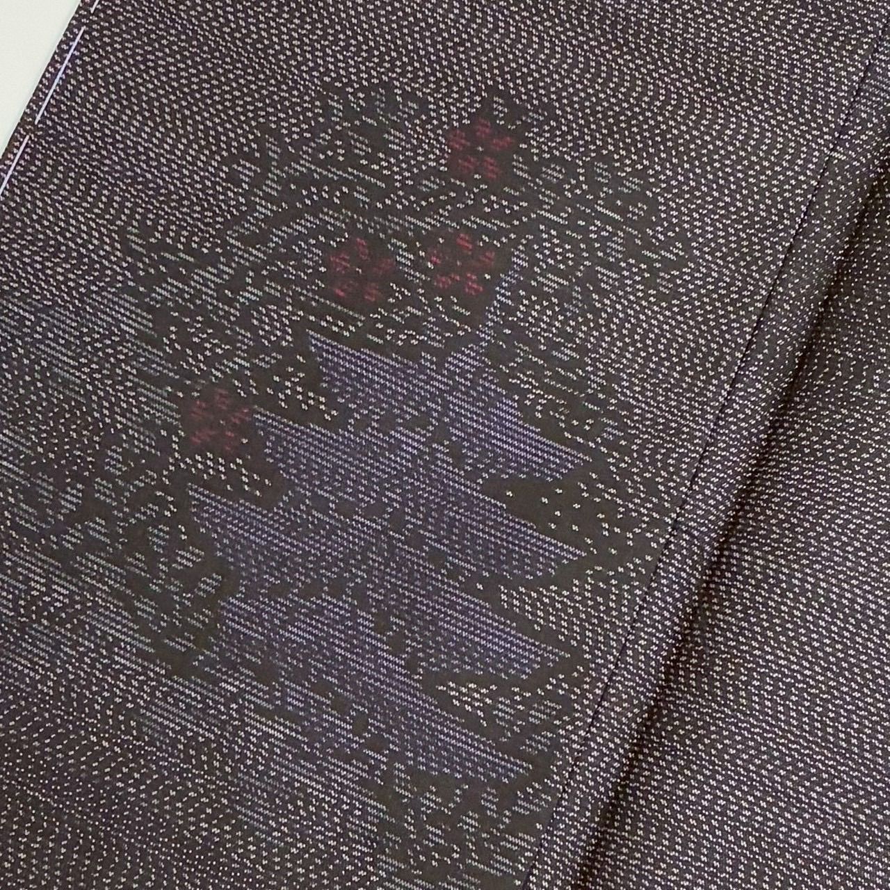 本場大島紬 裄67.5 正絹 泥染め 横双 美しい絣 しつけ糸 ほていや 袷