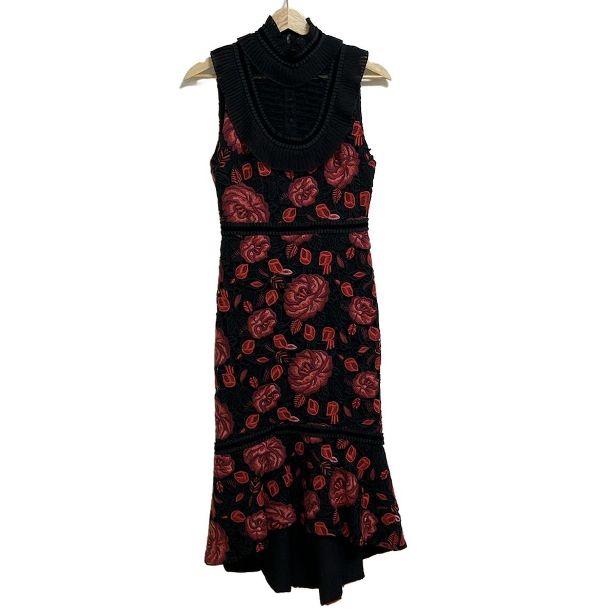 新品タグ付き アリスアンドオリビア ワンピース 黒 0 XS alice+olivia(アリスオリビア) ワンピース サイズ0 XS レディース - 黒