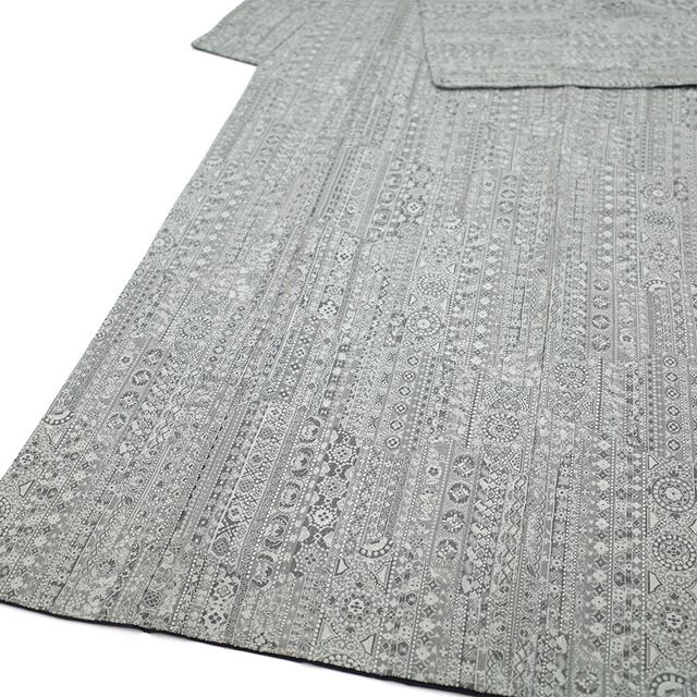新古品】 小紋 着物 未使用 山岡古都 染織美術品 薬墨 正絹 袷 グレー