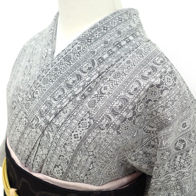 新古品】 小紋 着物 未使用 山岡古都 染織美術品 薬墨 正絹 袷 グレー