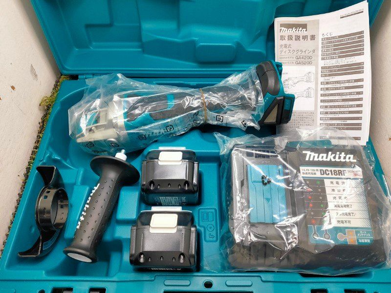 マキタ Makita 100ｍｍ充電式ディスクグラインダ 18 V 6 Ah バッテリ2本 充電器 ケース付 ♥