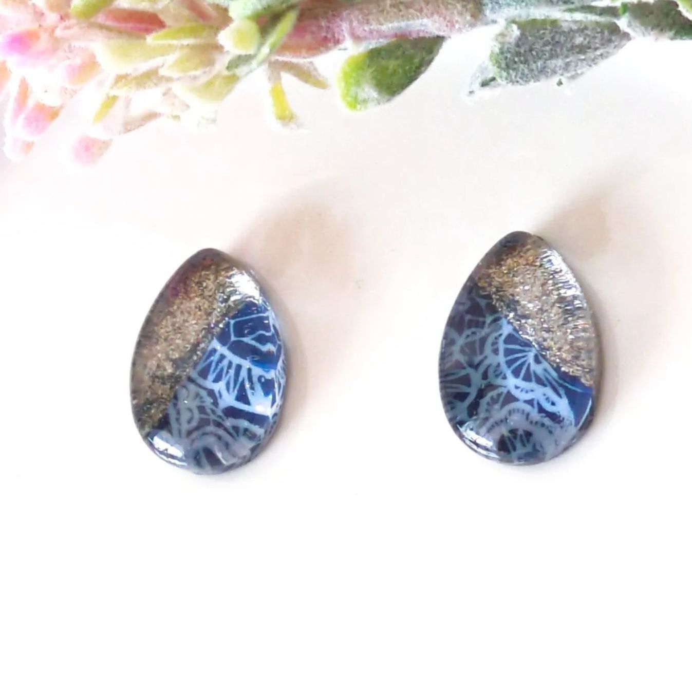 no.328 レジン しずく型 レース ラメ 紺 ピアス イヤリング