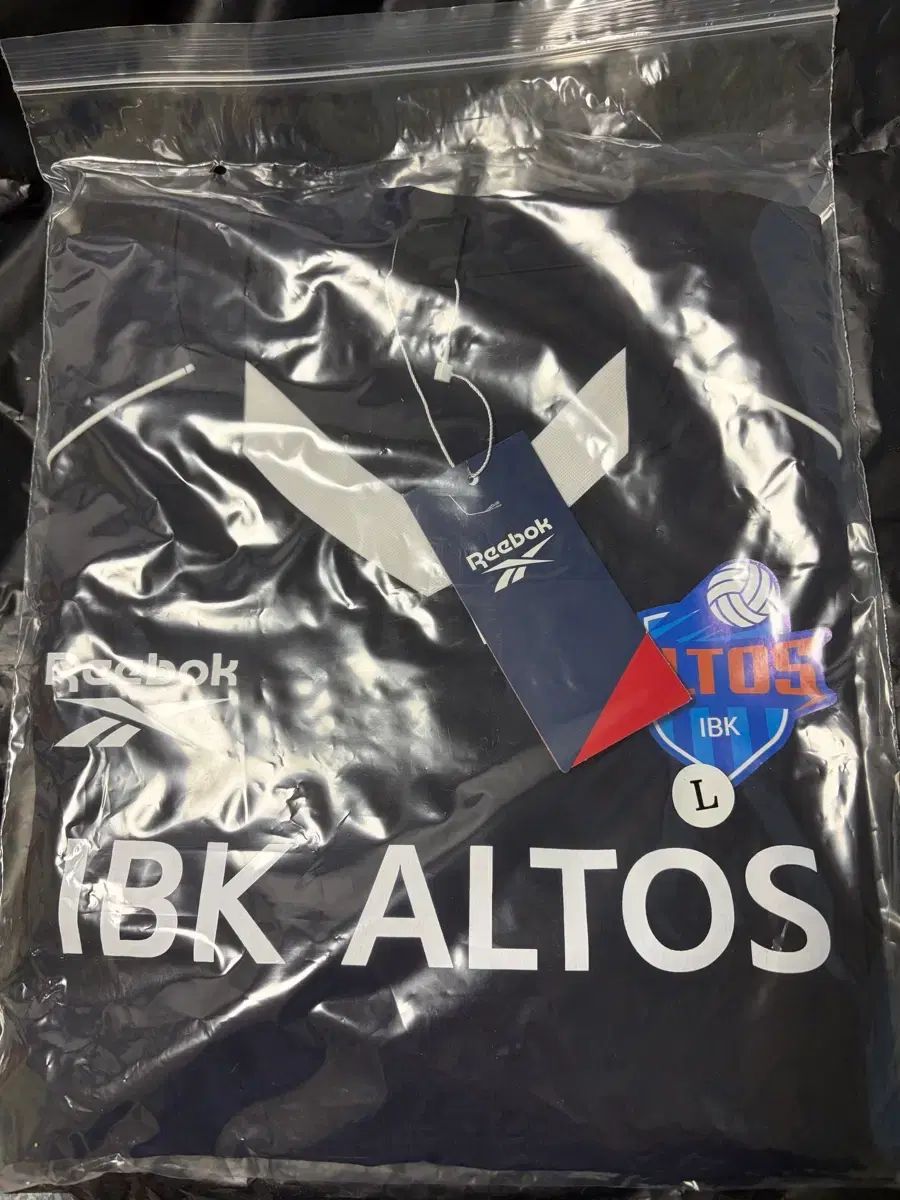 リーボック IBKアルトスバレーボール球団 ウィンドブレーカー 100