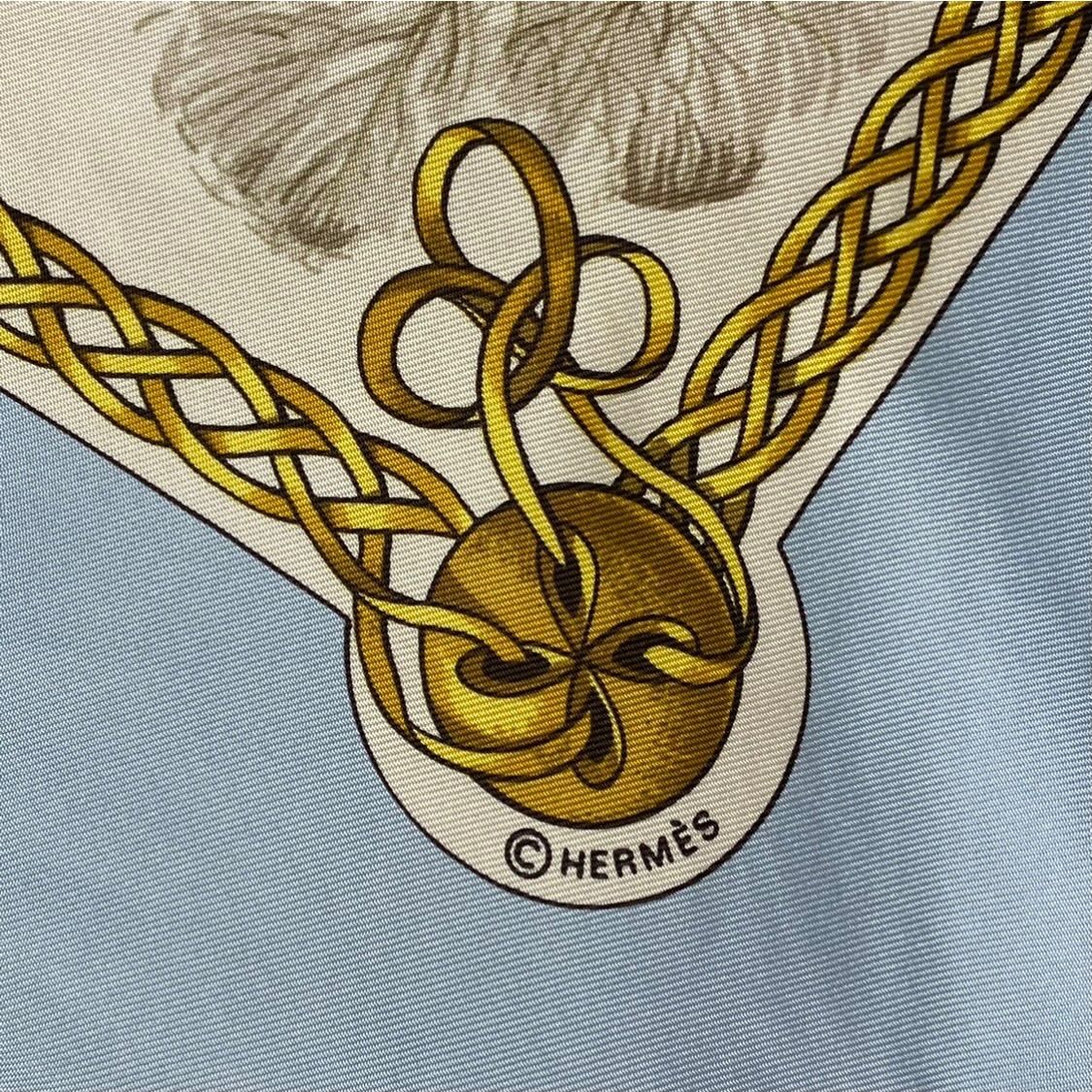 エルメス カレ90 LES ROBES シルクスカーフ 馬の毛色 水色 HERMES