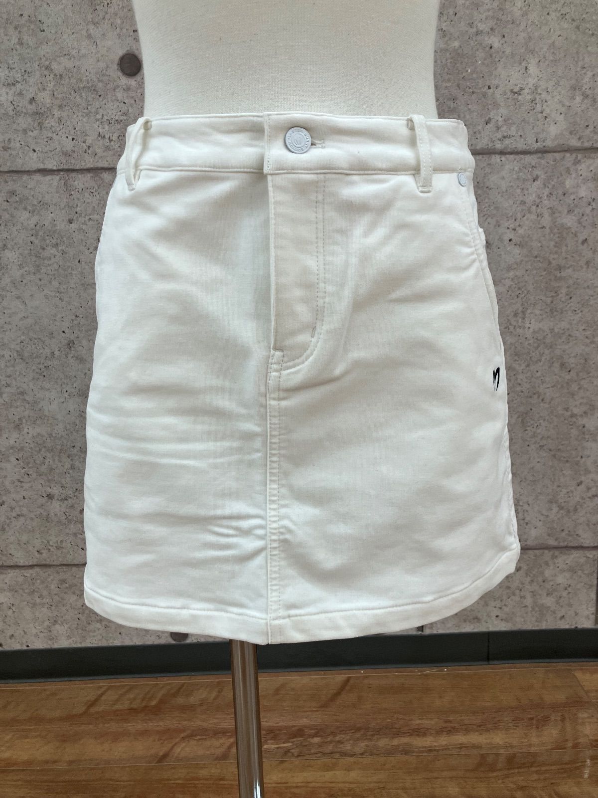 GF 1 マスターバニーエディション MASTER BUNNY EDITION スカート Sサイズ相当 ホワイト系