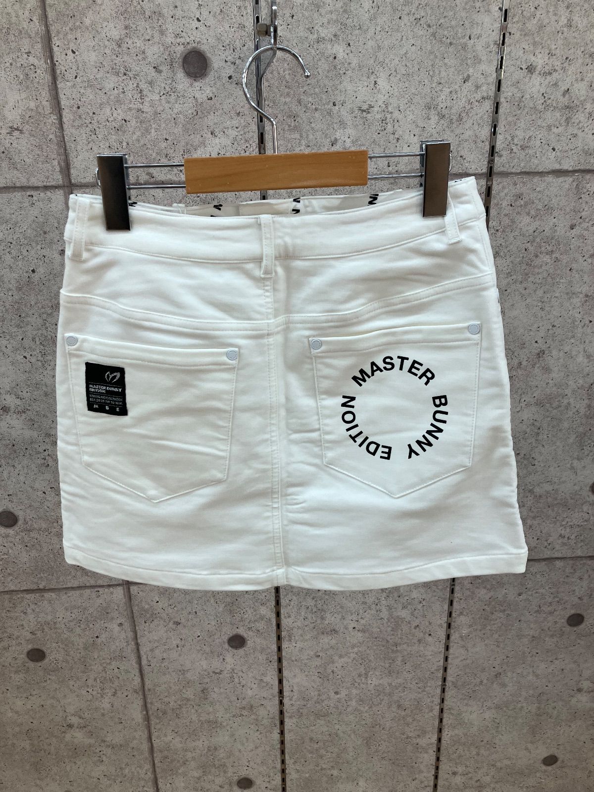  GF 1 マスターバニーエディション MASTER BUNNY EDITION スカート Sサイズ相当 ホワイト系 タイトスカート ミニスカート
