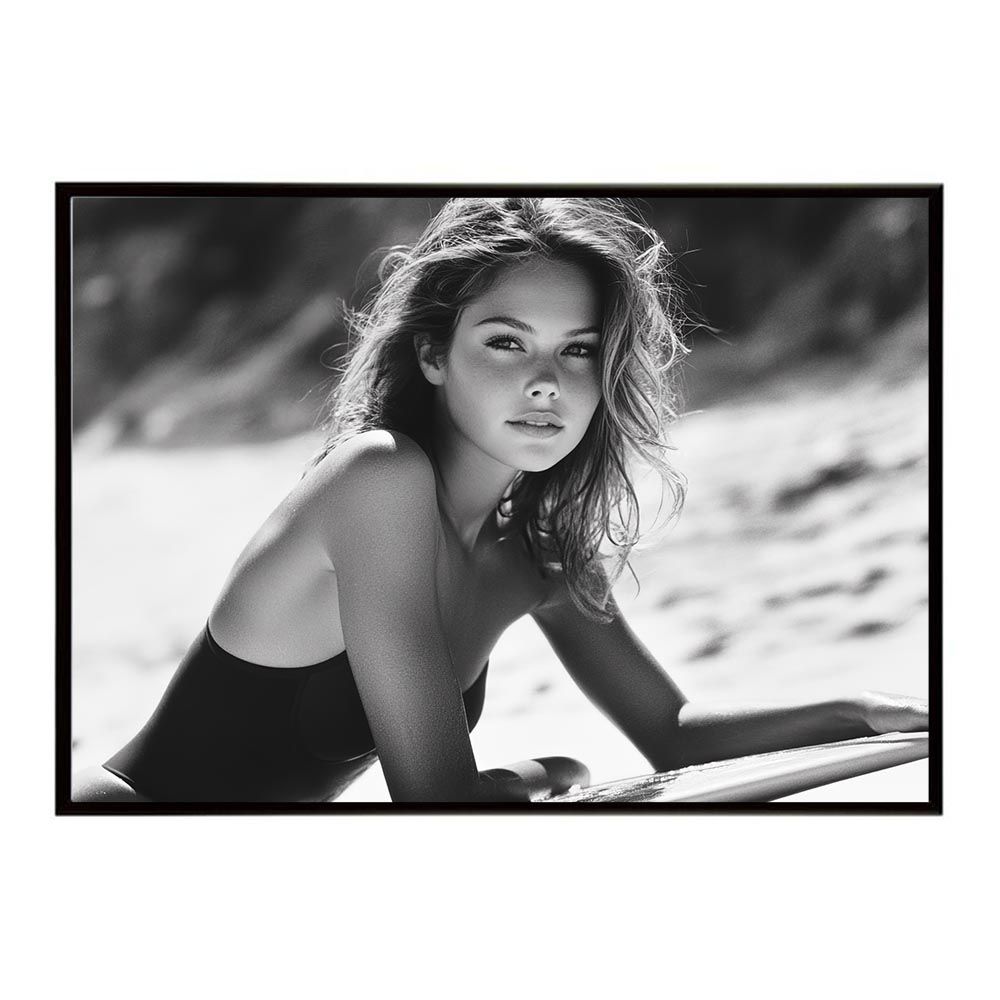 A1サイズ（約59x84cm）】【lh-poster-8627】サーフガール モノクロ 海