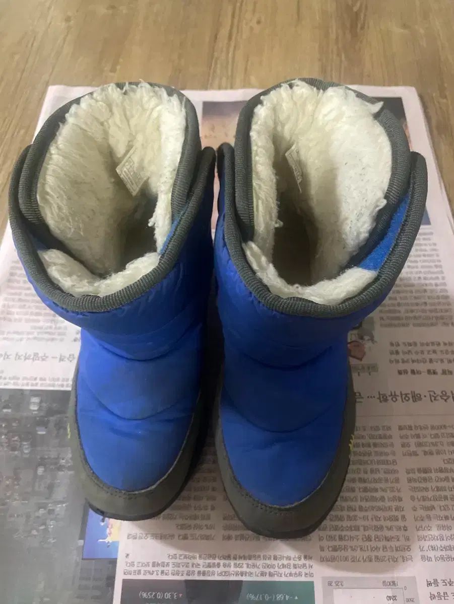 江戸時代 唐花輪宝文 毛彫 金銅板