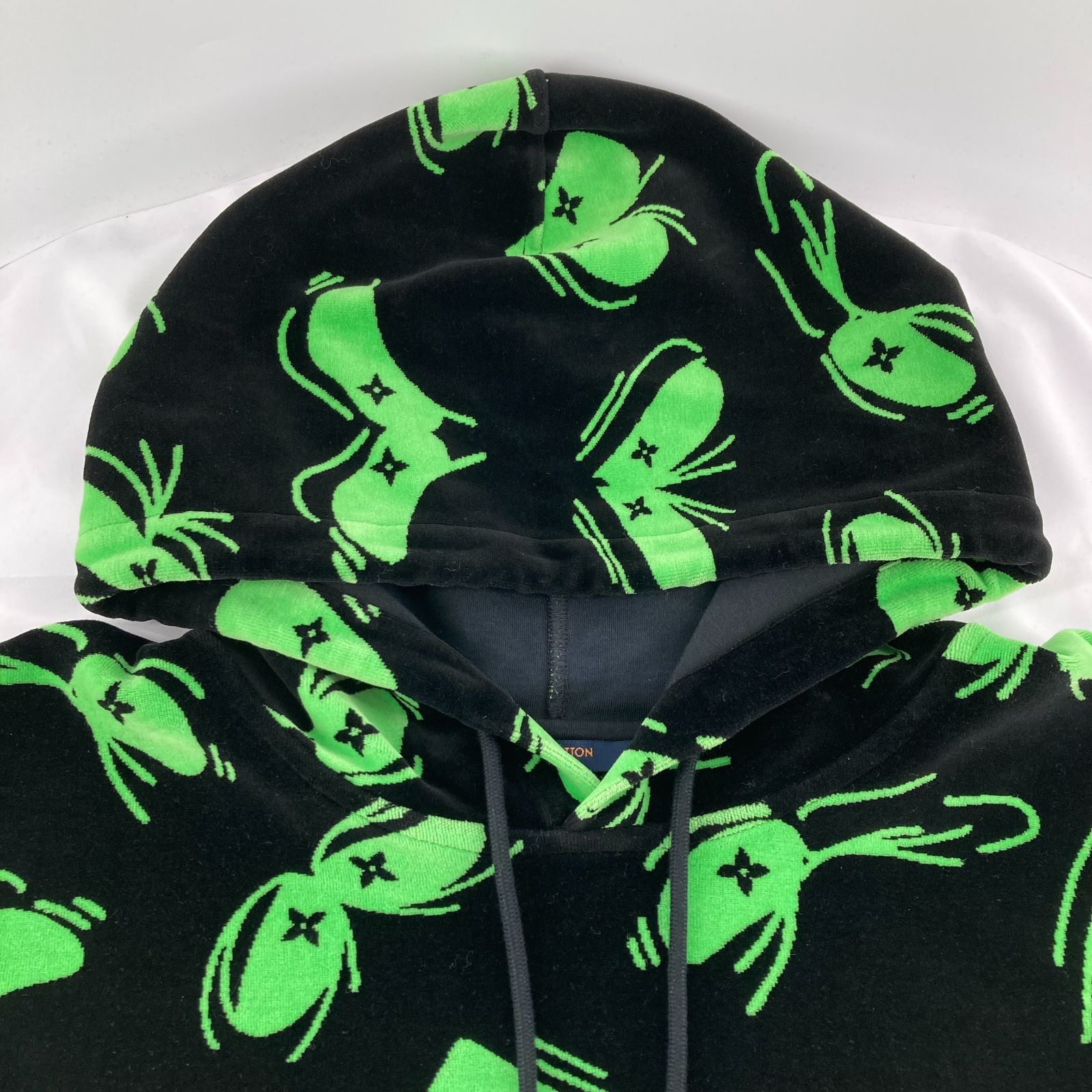 LOUIS VUITTON(ルイヴィトン) LVアイズグラフィックパーカー 1AAGWG