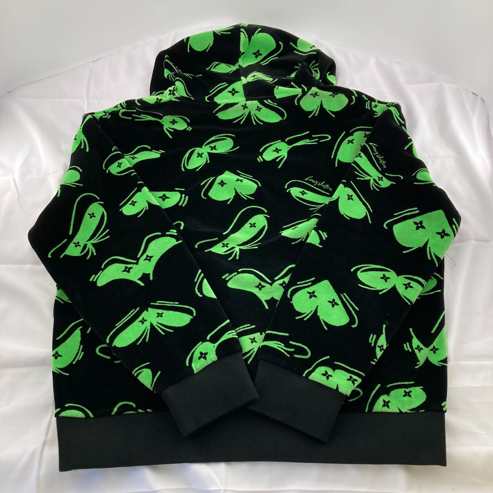 LOUIS VUITTON(ルイヴィトン) LVアイズグラフィックパーカー 1AAGWG