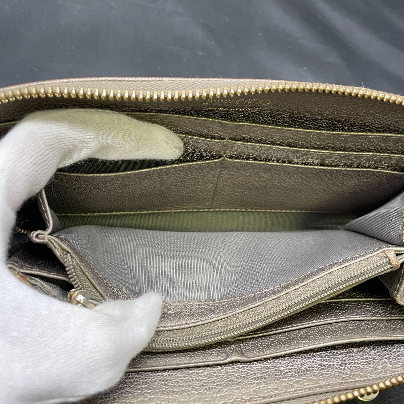 ジミーチュウ スタッズ長財布