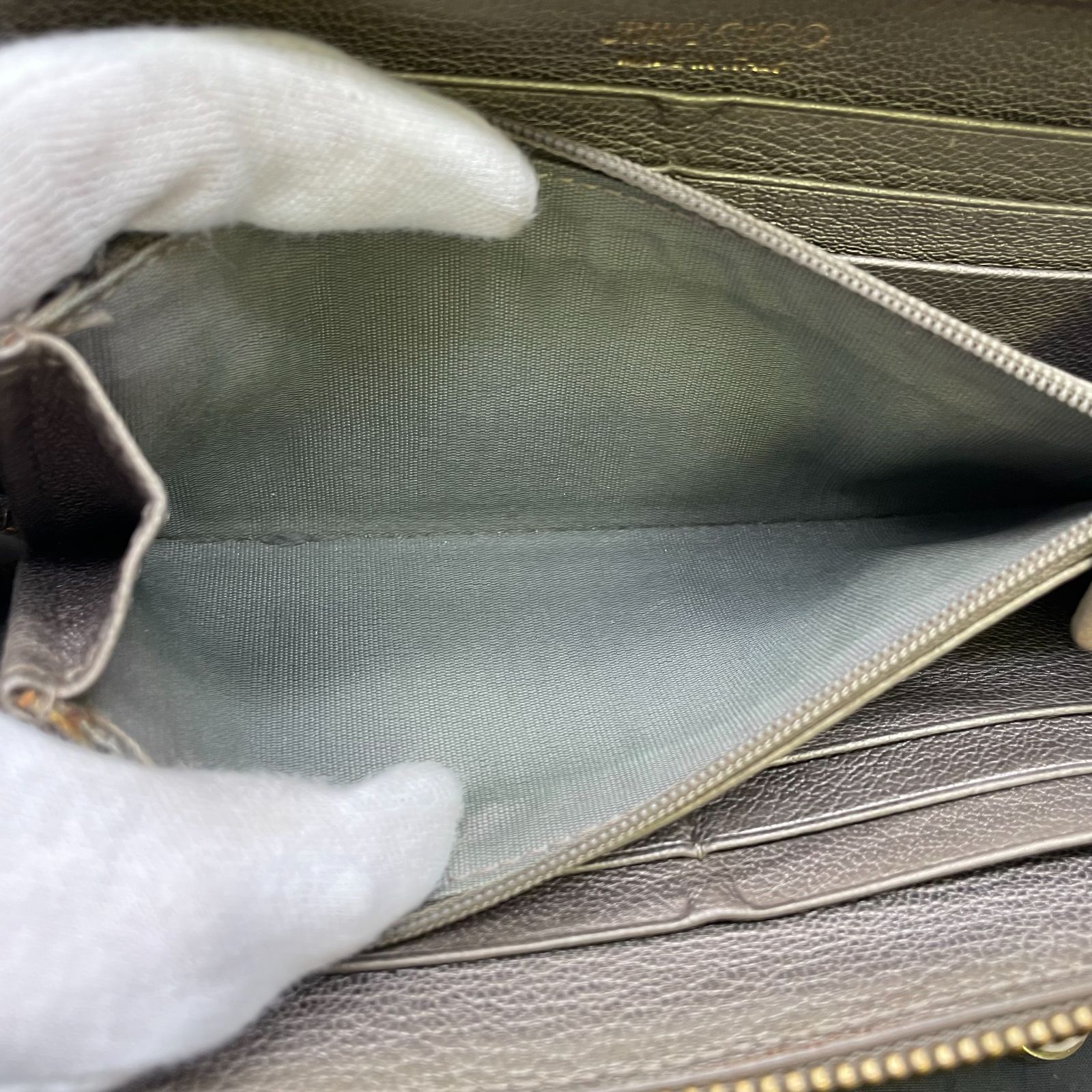 スタッズ長財布