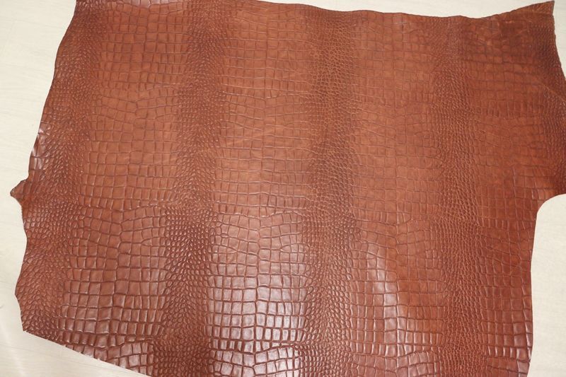 レッドブラウン 120 ds ヌメ革 ショルダーレザー 牛革 イタリア レザー クロコ型押し はぎれ 一枚革 レザークラフト 革 皮 本革 diy 生地 材料
