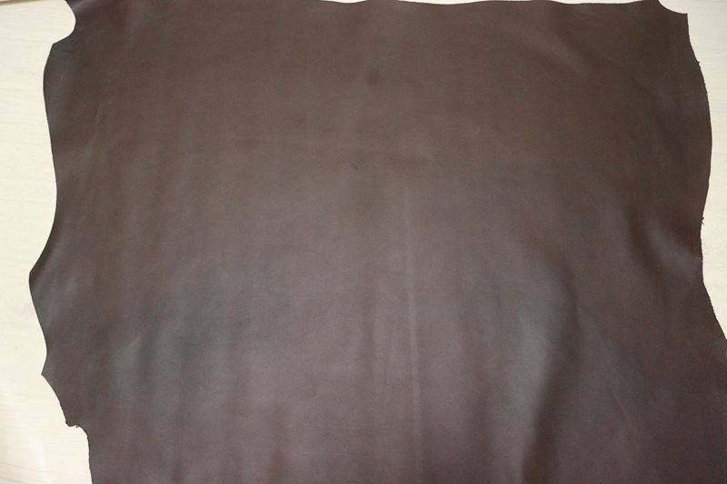 ダークブラウン 156 ds ヌメ革 ショルダーレザー 牛革 イタリア レザー シボ型押し はぎれ 一枚革 レザークラフト 革 皮 本革 diy 生地 材料