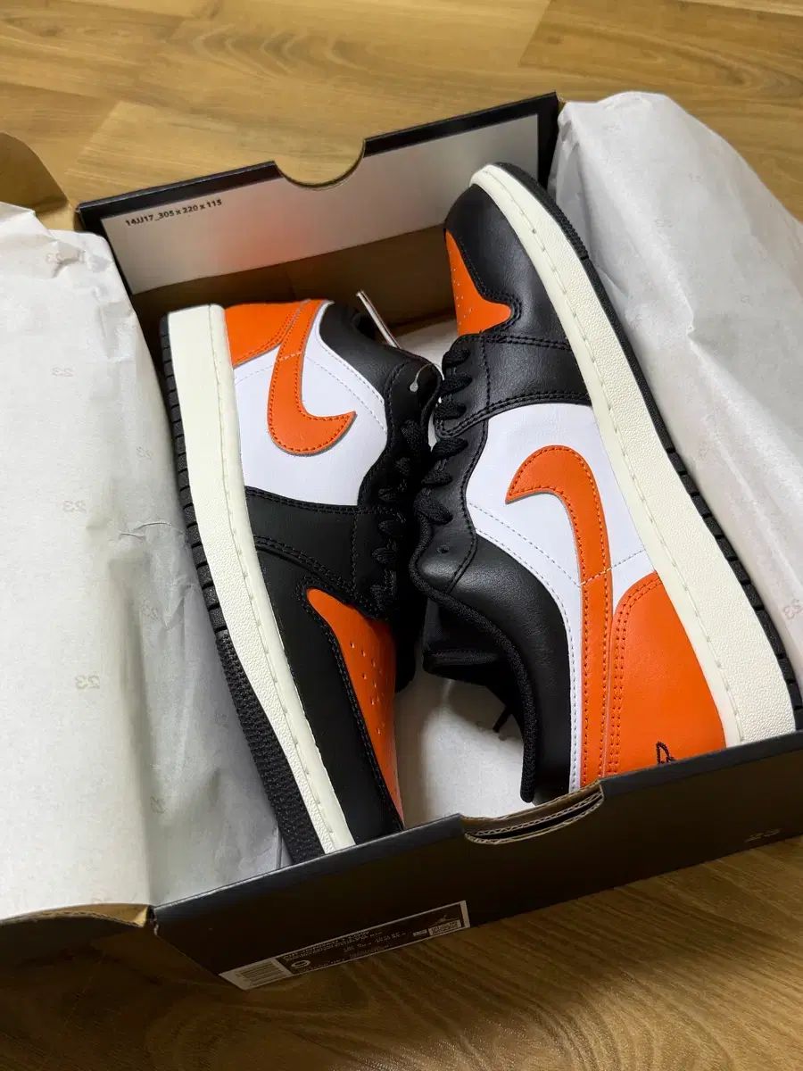 ナイキ ジョーダン 1 ロー スターフィッシュ 270