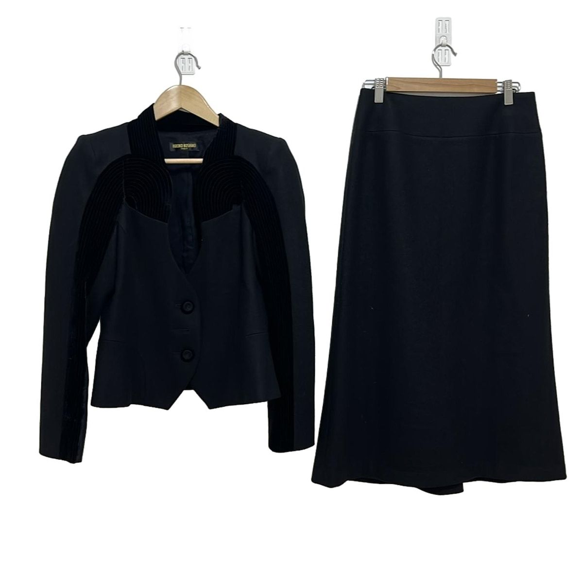 HIROKO KOSHINO ヒロココシノ スカートスーツ レディース - 黒 肩パッド|PREMIER