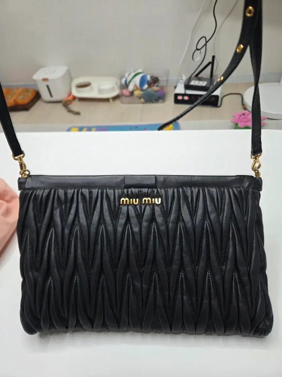 ミュウミュウ マトラッセ クラッチ兼クロスバッグ