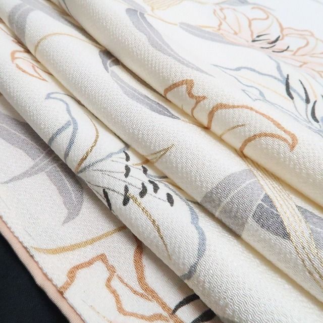 ❁tomihisa❁新品 百合 着物 正絹 仕付け糸付 トールサイズ“色を引いて