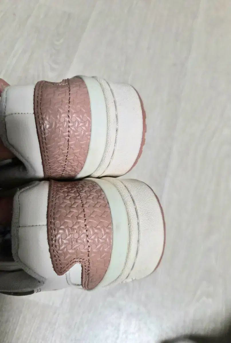 アディダス フォーラム ロー ピンク スニーカー 235