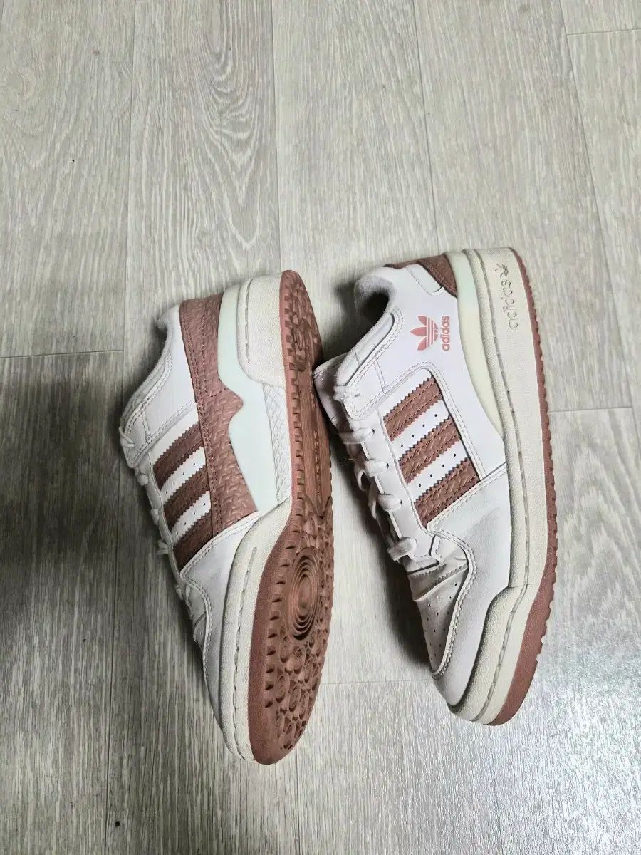 アディダス フォーラム ロー ピンク スニーカー 235