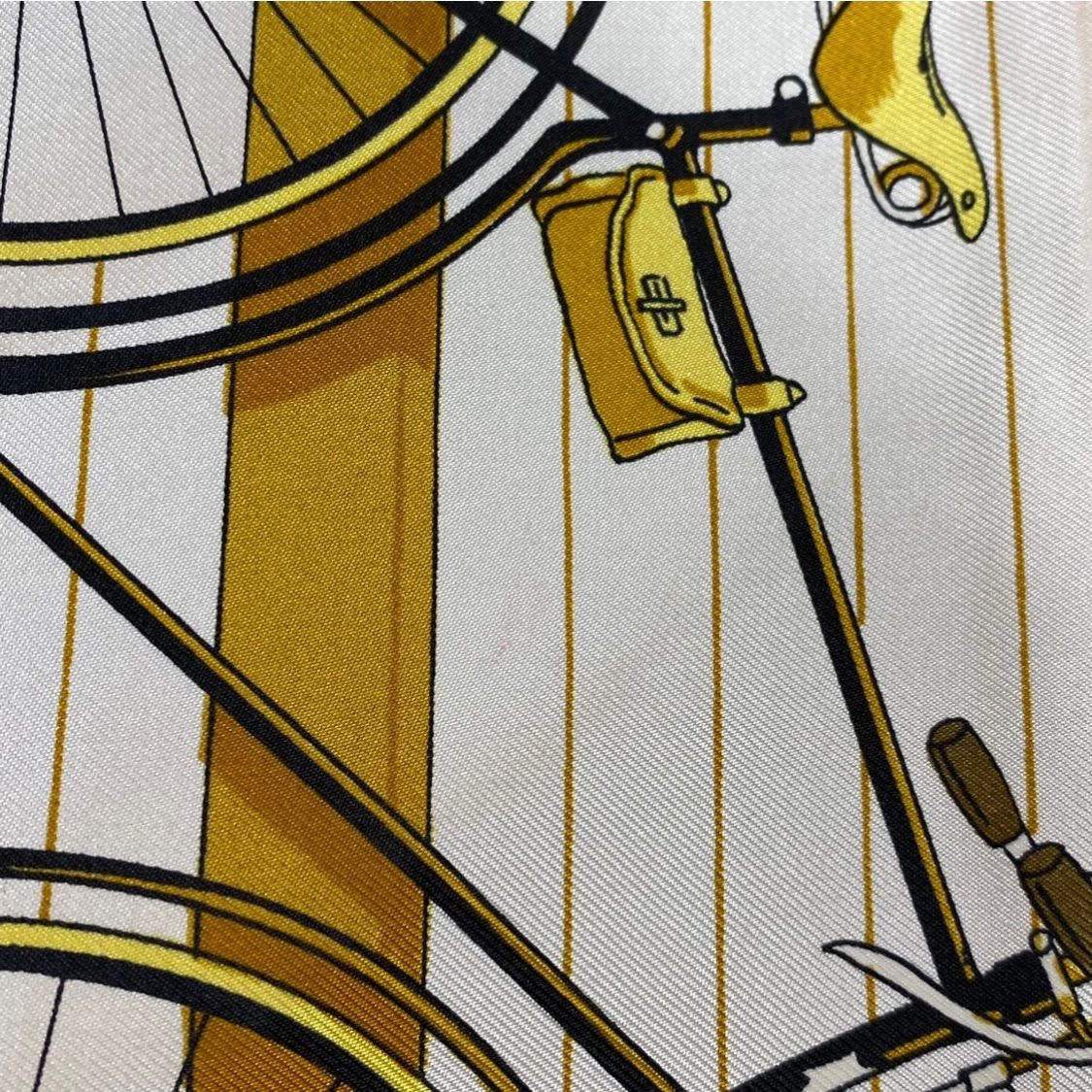 エルメス カレ90 LES BECANES シルクスカーフ 自転車 グリーン HERMES