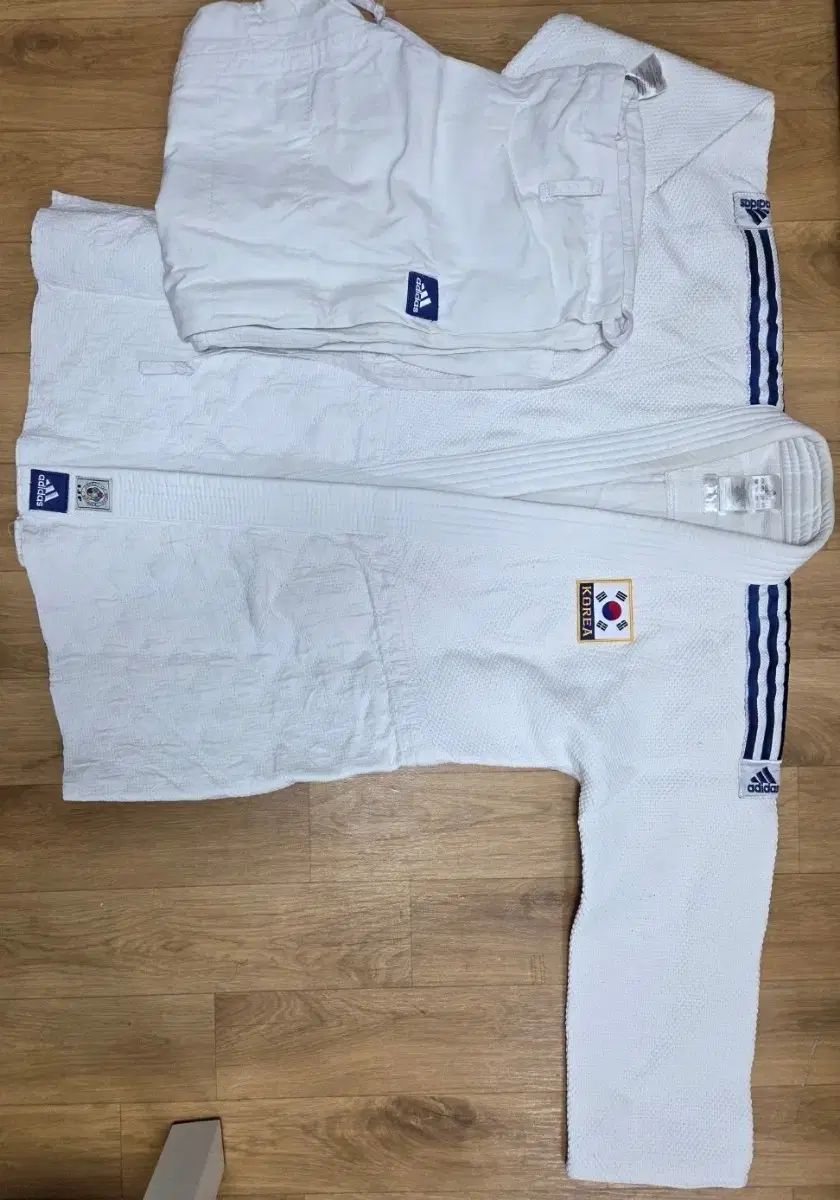 旧モデル 5本 줄 adidas 柔道着