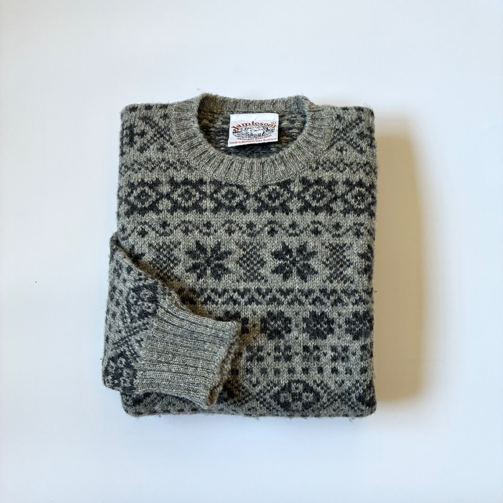 JAMIESONS / JOURNAL STANDARD relume取扱 フェアアイル 総柄 クルー