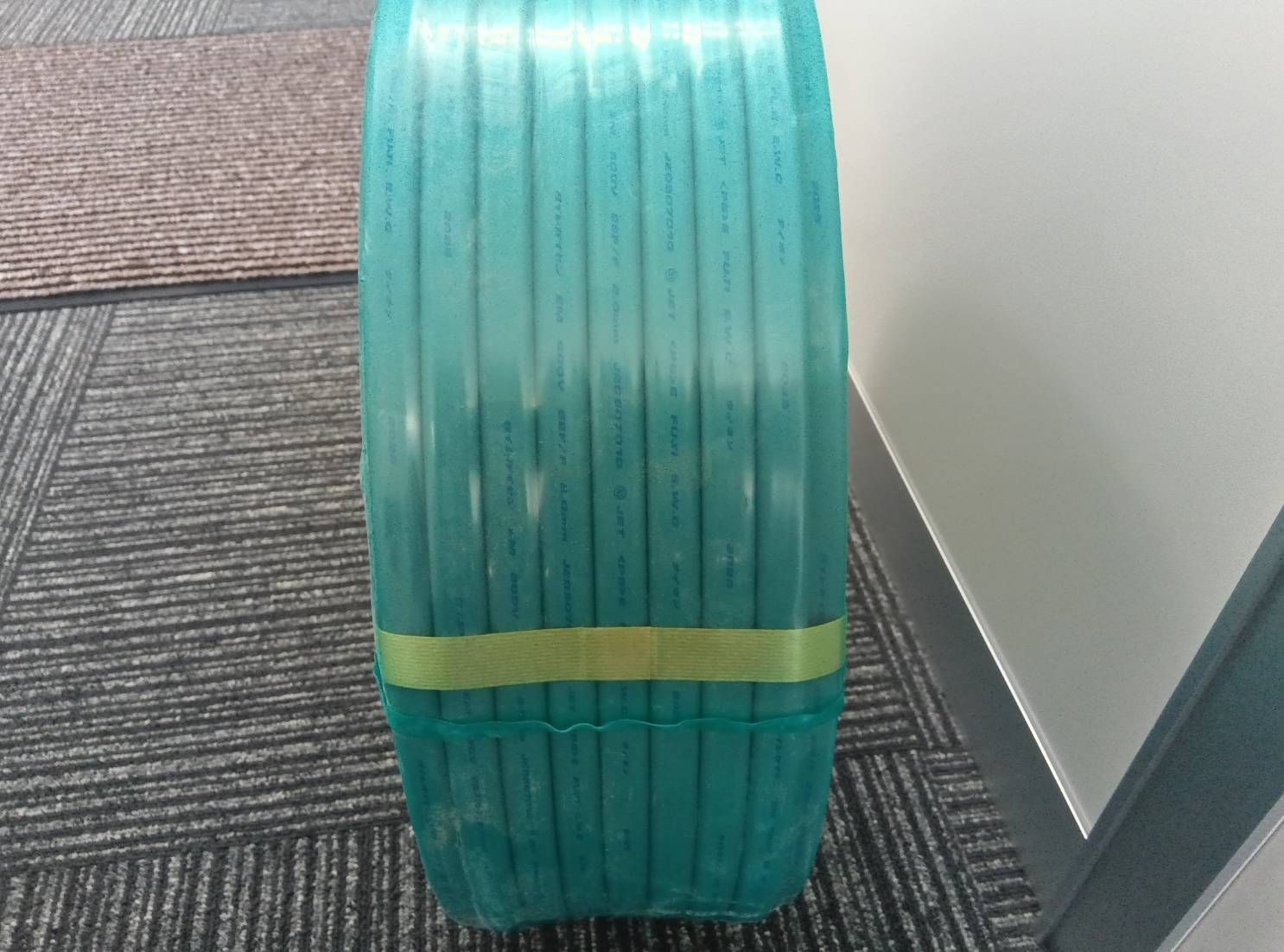 ポリエチレン絶縁耐熱性ポリエチレンシースケーブル平形