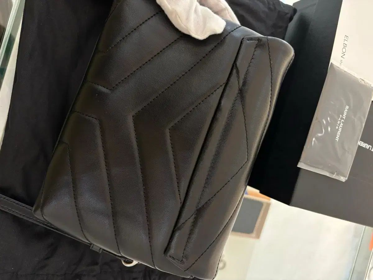 イヴ サンローラン ルル バッグ