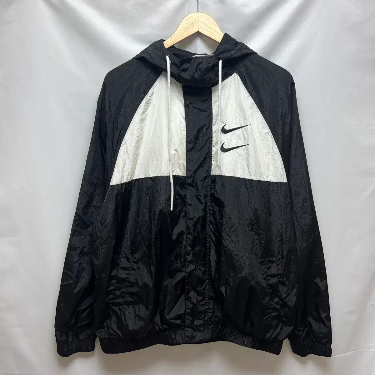 |2 XL NIKE ダブルスウッシュ ブラック ウーブン ウィンドブレーカー