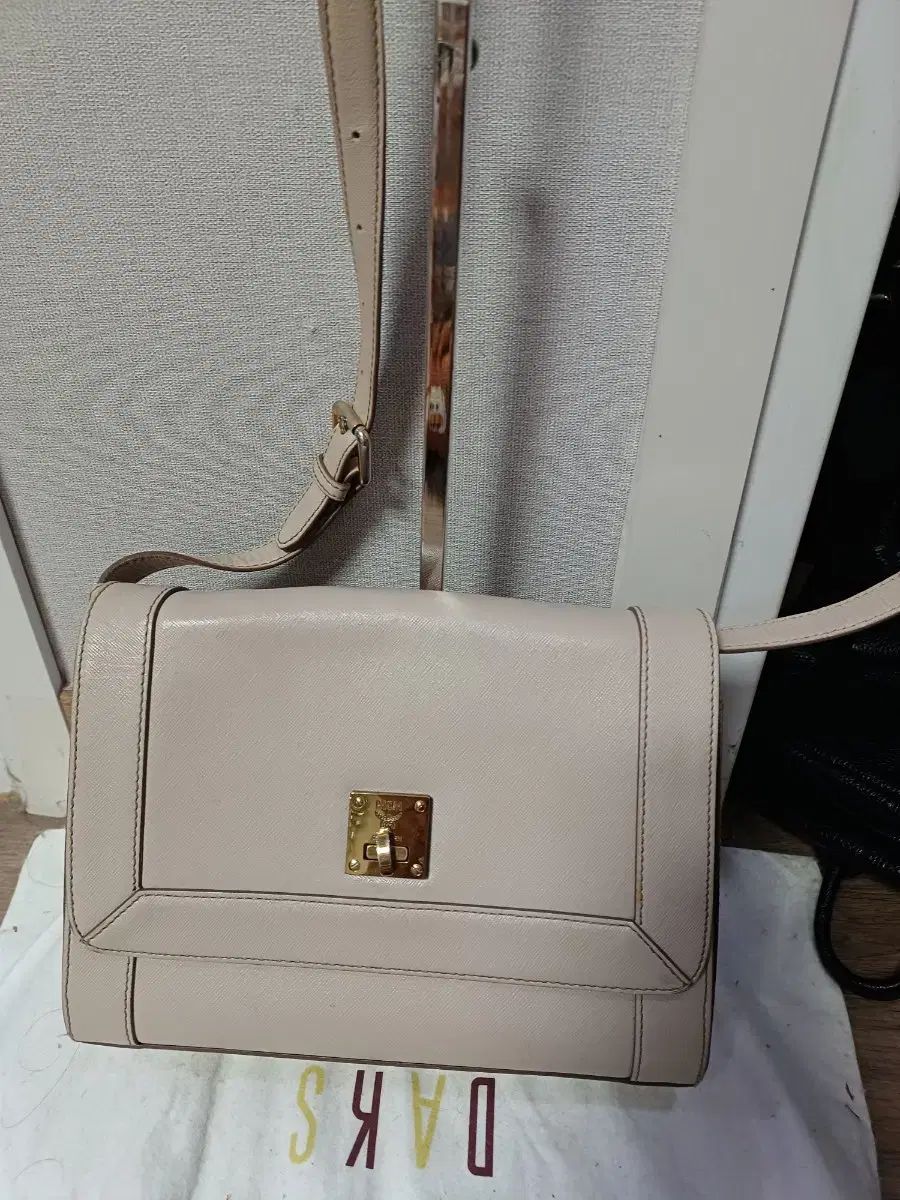 MCM エム シー 状態良し良し shop取引では対象外 アイボリー