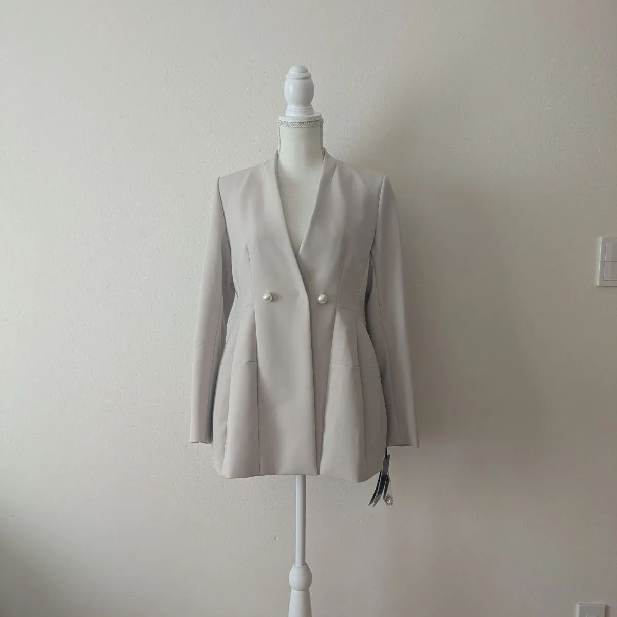 ルイルエブティック ノー コクーンペプラムスリムパンツスーツ Lサイズ アイボリー