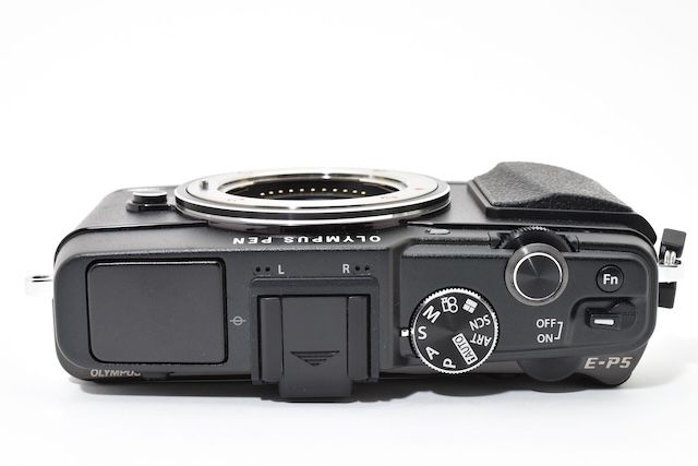 美品＞ OLYMPUS ミラーレス一眼 PEN E-P5 ボディ ブラック - メルカリ