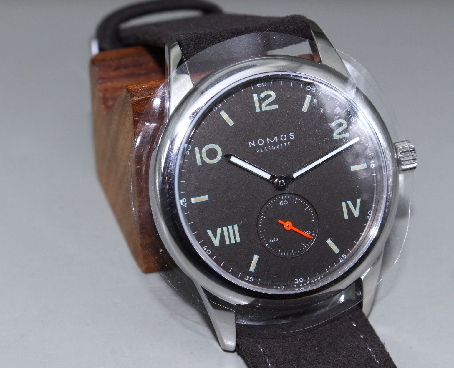 VRW 1477 時計 NOMOS ノモス CL 1 A１BL 238 CP クラブ38キャンパスナイト BK文字盤 メンズ 手巻き 腕時計 稼働品