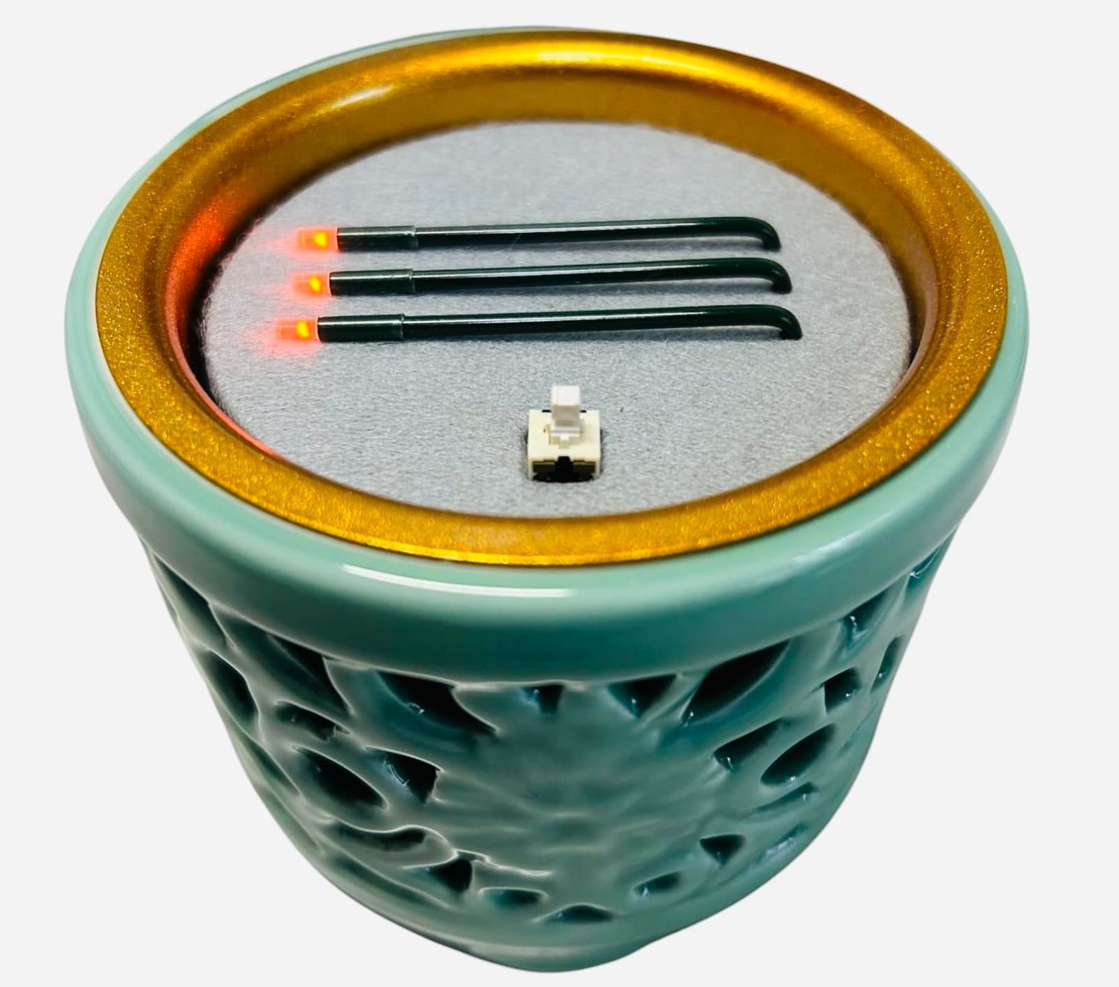 在庫処分 火を使わず安全な電子線香 仏具 LED電子線香 サンやすらぎ 寝かせ線香タイプ 透かし香炉 3.0寸 東用